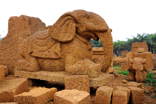 Laterite sculpting in Hanoi